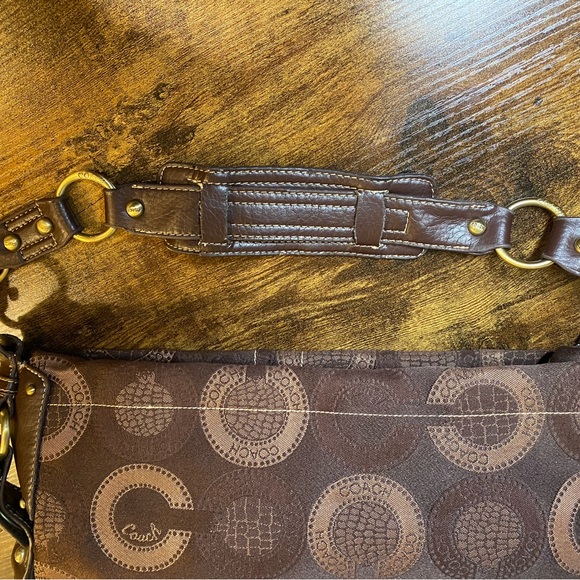 EUC Coach shoulder bag brown tan with gold accents - Picture 12 of 16